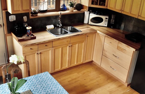Otter Point House | Acre By the Sea Guest Suite - Ocean views and private Adult Spa package