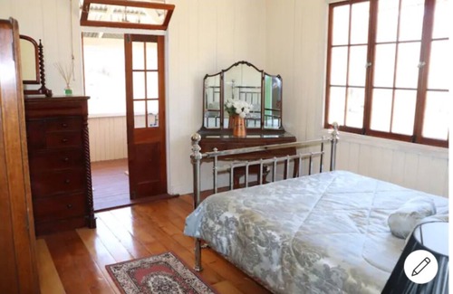 Somerset Dam Other | Acreage, Somerset dam,100yr old renovated homestead, near The Spit.