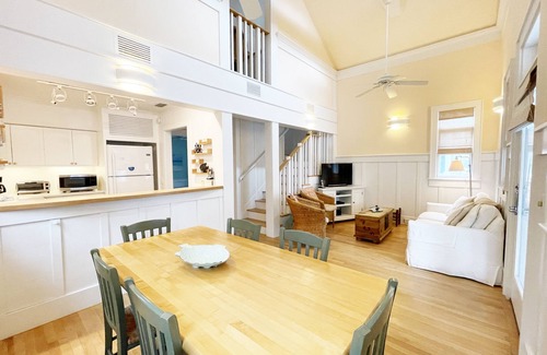 Seaside House | Across from Pool in Seaside, Short Walk to Beach, 2 Bed, Sleeps 4 + 2 Bikes!