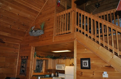 Gatlinburg Cabin | Across the road from the National Park boundary! 1.8 miles from downtown!