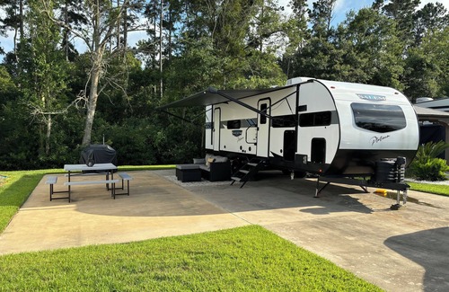 Foley House | Across the street from OWA. Camper rental close to area beaches!