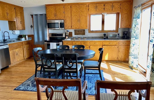 Arden Hills Cottage | Active Family Launch Pad