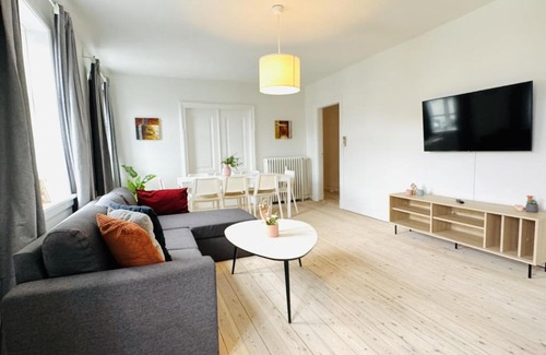 Aalborg Apartment | aday - Pedestrian Beautiful 4 bedroom Apartment