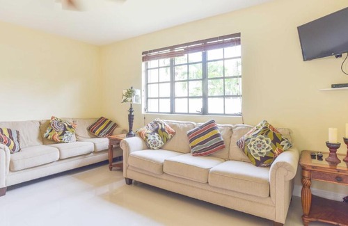 Seven Mile Beach House | Addison Lee Cayman Villa