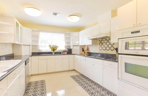 Seven Mile Beach House | Addison Lee Cayman Villa