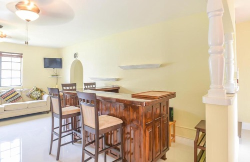 Seven Mile Beach House | Addison Lee Cayman Villa