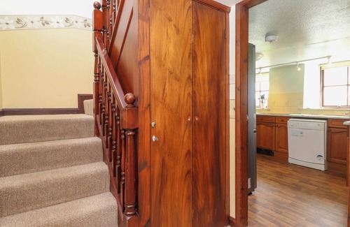 Low Newton Cottage | ADDYFIELD FARMHOUSE, family friendly in Bowland Bridge