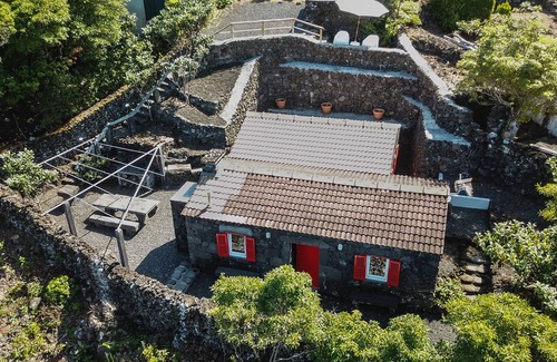 Sao Roque do Pico Cottage | Adega Baía Azul - The essence of Pico