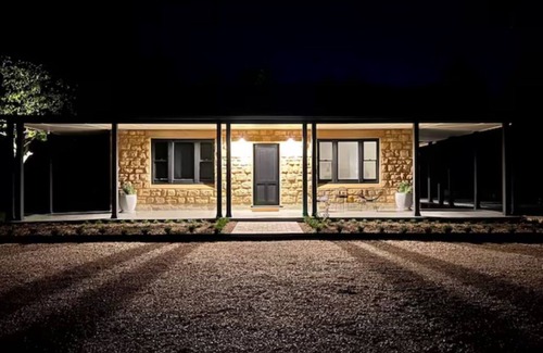 Summertown House | Adelaide Hills luxury cottage spectacular views