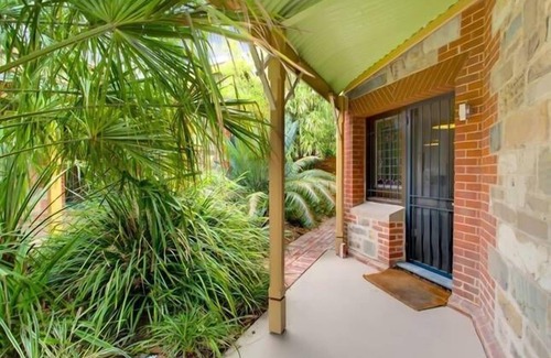 Adelaide Central Business District House | Adelaide Sass + Beau Cottage