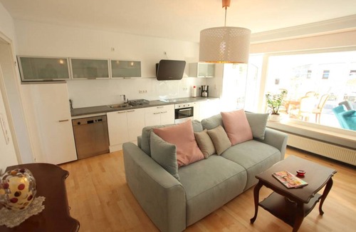 Adelsdorf Apartment | Adelsdorf B & B's in Aischgrund South large sunny terrace, kitchen, parking