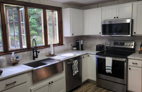 Elizabethtown House | Adirondack High Peaks hideaway near Lake Placid, VT, and Canada