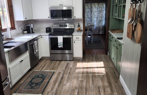 Elizabethtown House | Adirondack High Peaks hideaway near Lake Placid, VT, and Canada