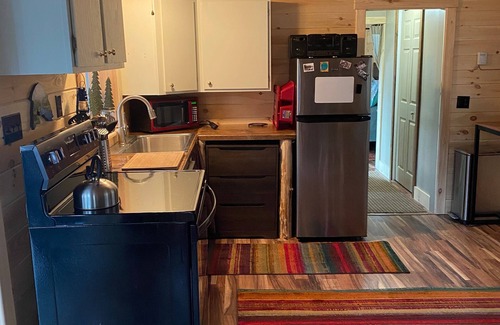 Elizabethtown House | ADK Cozy River Cottage