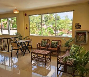 Puerto Princesa City Centre Hotel | Adlaw Inn