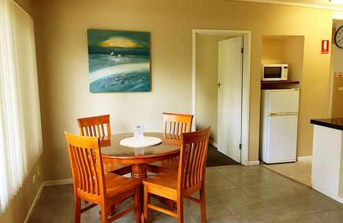 Rosebud Hotel | Admiral Motor Inn
