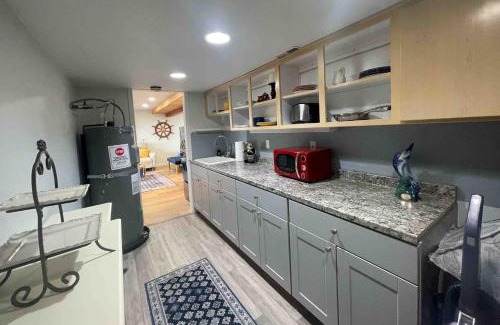 Hansville House | Admiralty (Downstairs)