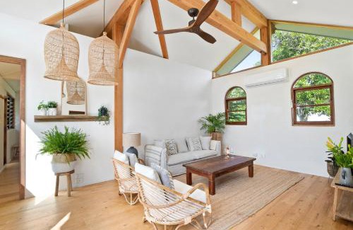 Ewingsdale Villa | Adora Villa