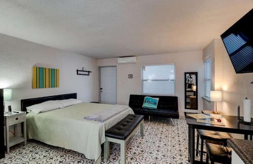 Wilbur-By-The-Sea Apartment | Adorable 1 Bedroom on the Beach Wifi Kitchenette