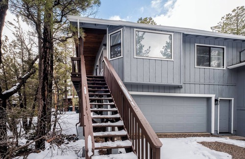 Munds Park Cabin | Adorable 1 BR Guest Suite w/Fireplace & Patio