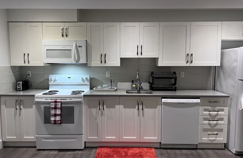 Willoughby House | Adorable 2 Bedroom Suite in Willoughby, Langley