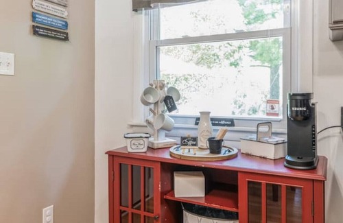 Grayslake House | Adorable 2-bedroom home near downtown Grayslake!