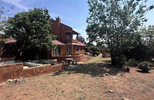 Katlehong House | Adorable 3-bedroom house in Katlehong