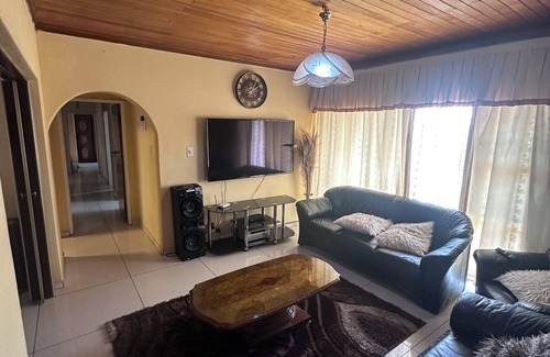 Katlehong House | Adorable 3-bedroom house in Katlehong