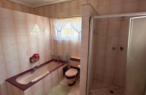 Katlehong House | Adorable 3-bedroom house in Katlehong
