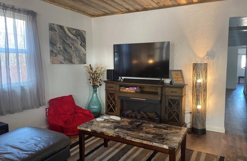 Otto House | Adorable 4 Bedroom Getaway