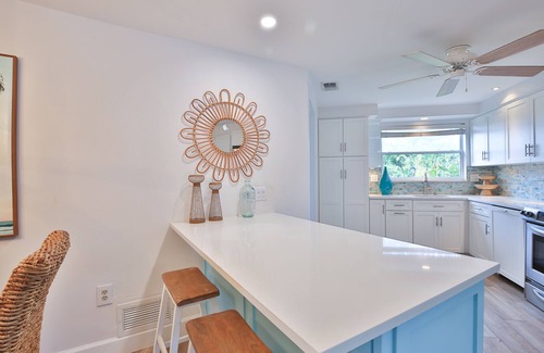 Southgate House | Adorable Beach Bungalow with privacy yet 10 minutes to many events