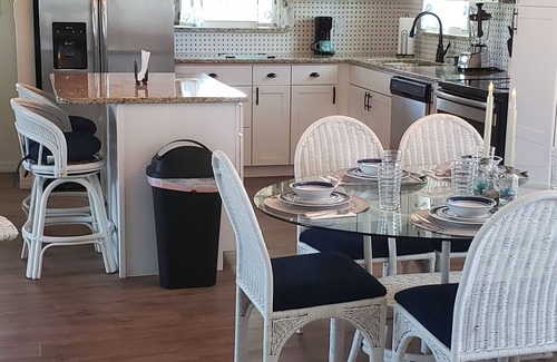 Port Charlotte House | Adorable beachy bungalow