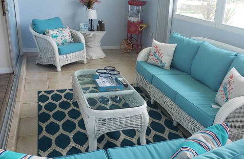 Port Charlotte House | Adorable beachy bungalow
