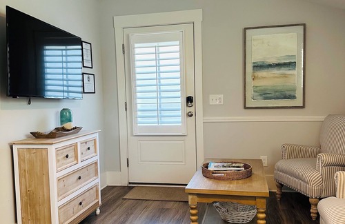 Olde Town Apartment | Adorable Bluffton Carriage House — Explore Town by Golf Cart!