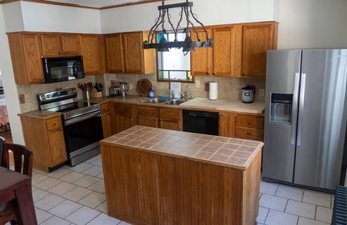 Milford House | Adorable Cottage on the Edge of the National Forest and Trails and Walk to Town