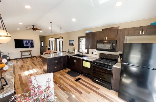Trempealeau Cottage | Adorable Cottage on GREAT Fishing Lake