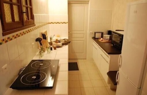 Prayssas Apartment | Adorable guest apartment at the pool