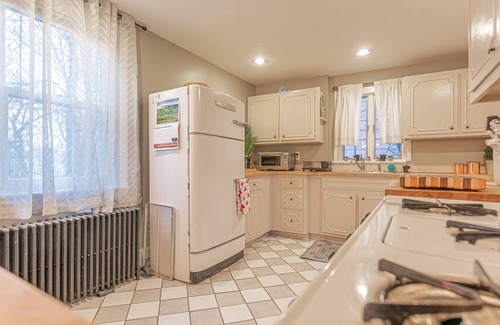 Kingston House | Adorable Kingston Cottage in the Heart of the Roundout Historic Area Downtown.