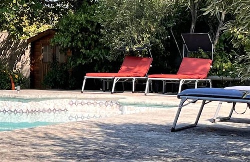 Quartier des Espesses House | Adorable Maisonnette Avec Jardin-patio et Piscine