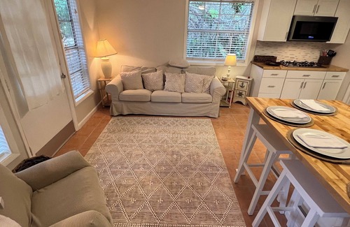 Ilexhurst House | Adorable private house on AMI 2 bedrooms, steps from the sand! Privately owned.