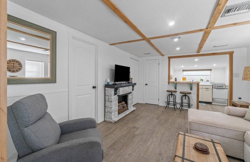 Mount Dora House | Adorable Private Tiny Home "The Pink House" in Downtown Mt. Dora! Pet Friendly