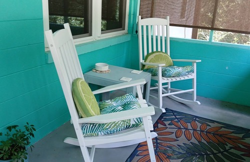 De Funiak Springs House | Adorable queen house near Lake DeFuniak Springs