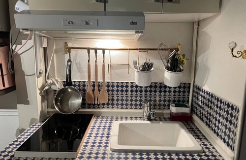 Quartier de l'Ecole-Militaire Apartment | Adorable studio (mini duplex) just minutes from the Eiffel Tower