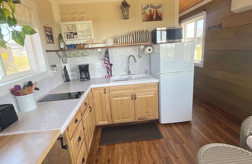 Prescott Valley Cabin | Adorable Tiny house on small farm, fresh eggs and seasonal produce daily .