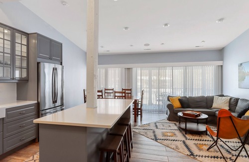 Fontana-on-Geneva Lake Condo | Adorable Abbey Villa condo. Walk to Beach, Lake Geneva, Restaurants, & Pool.