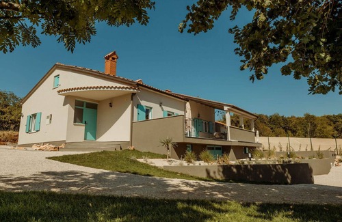 Oprtalj Villa | Adorable villa with pool