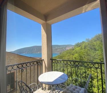 Trebesinj Apartment | Adria Sea & Mountains