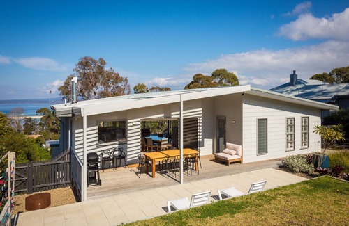 Merimbula House | ADS On Collins - 4 Bedroom Pet friendly home - 3+ nights