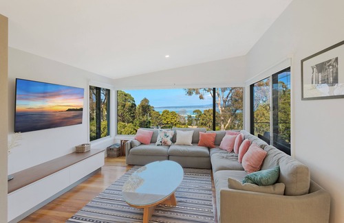 Merimbula House | ADS On Collins - 4 Bedroom Pet friendly home - 3+ nights