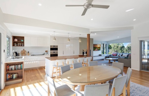 Merimbula House | ADS On Collins - 4 Bedroom Pet friendly home - 3+ nights